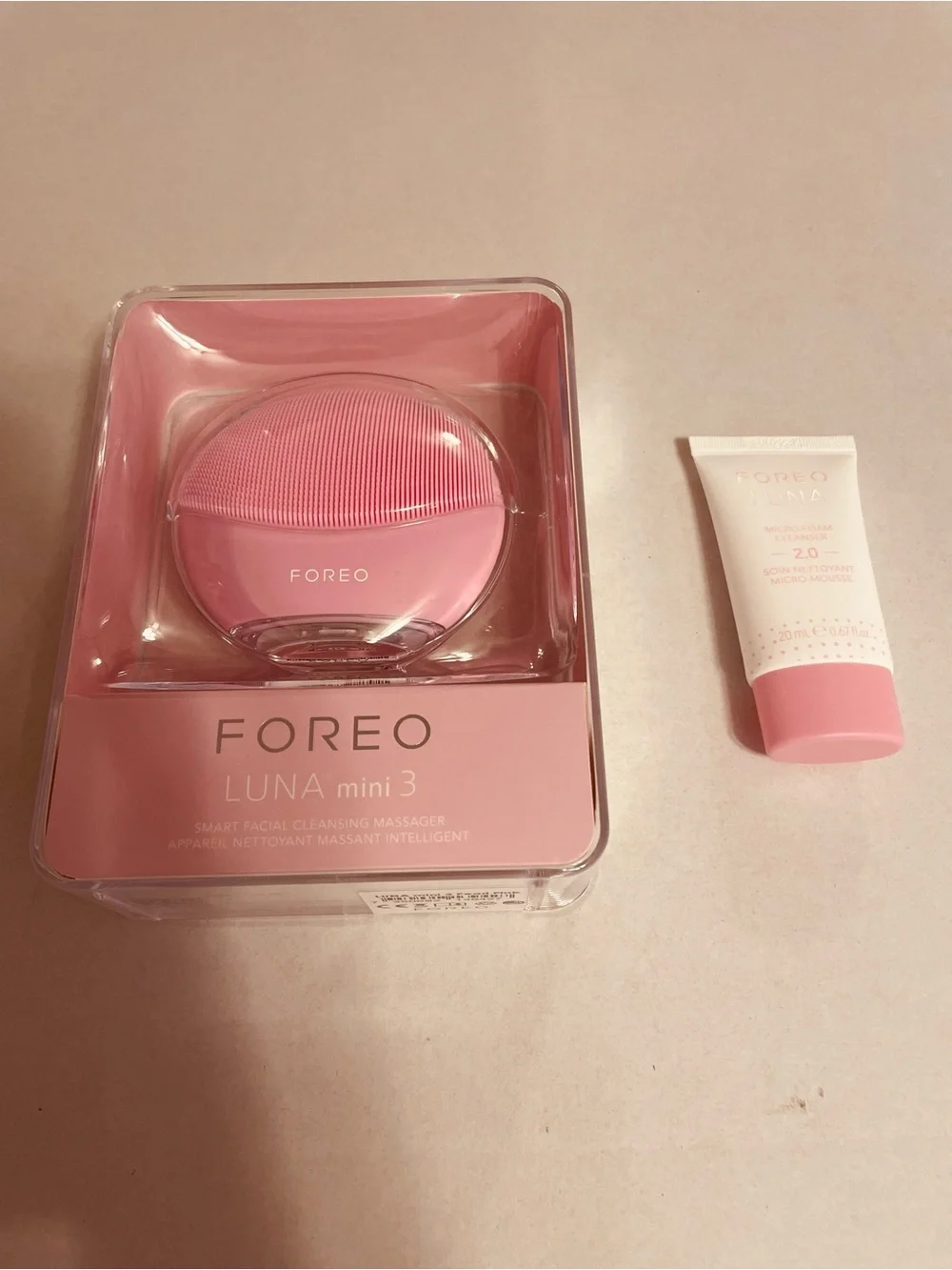 FOREO LUNA mini 3 Pink Facial Cleansing Device W/ Travel Micro-Foam 2.0 Cleanser